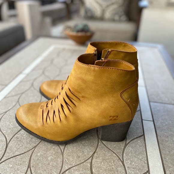Billabong bootie NWOB - Picture 2 of 6